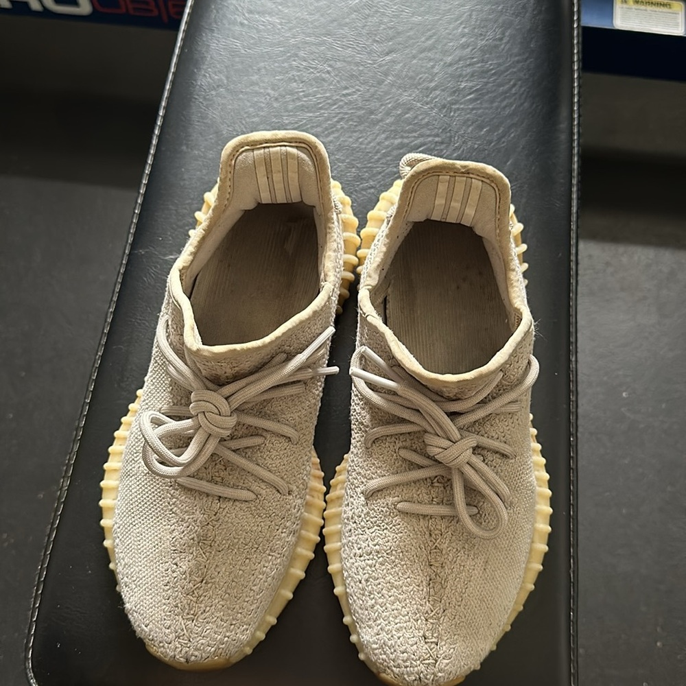 Yeezy boost- size 7 - Picture 5 of 9